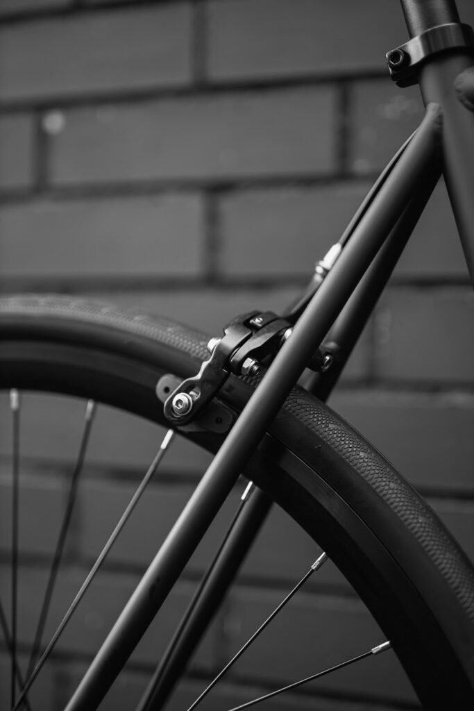 Descubra as vantagens de usar rodas de carbono na sua bicicleta